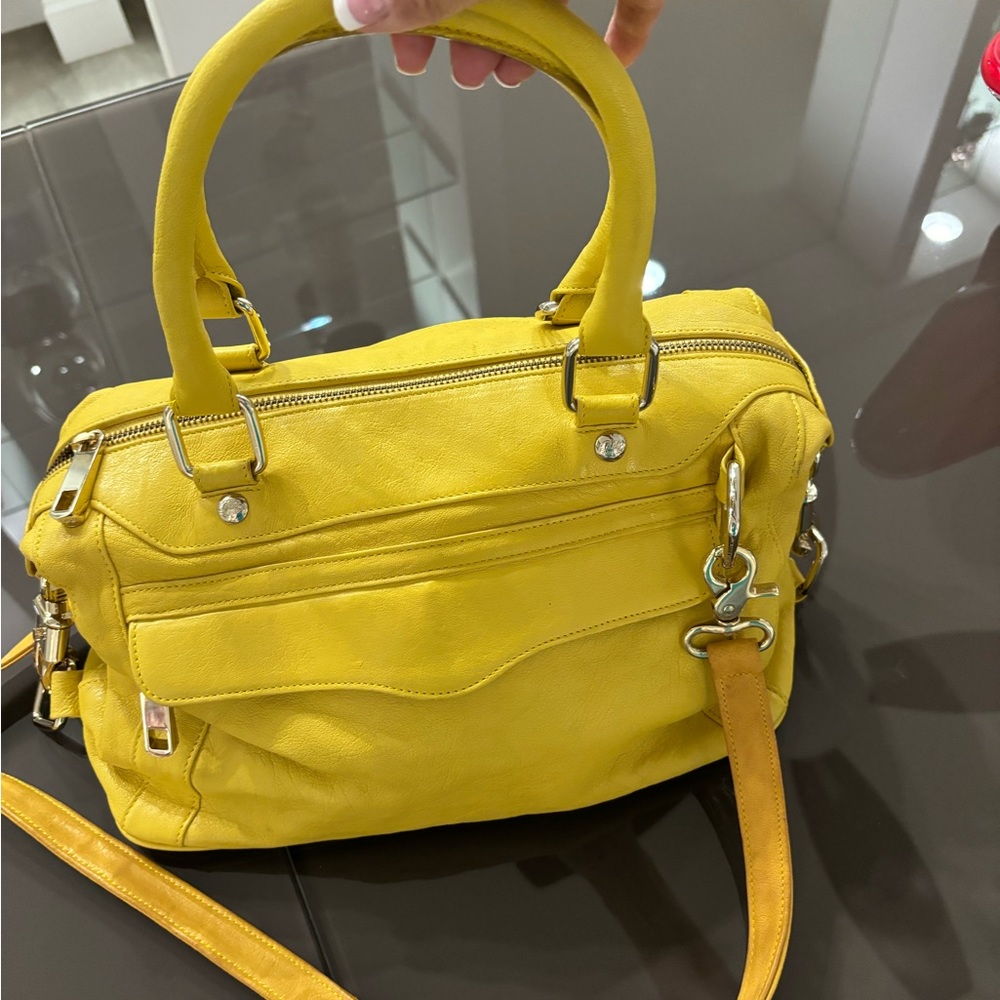 Rebecca Minkoff leather bag in very good condition. Original